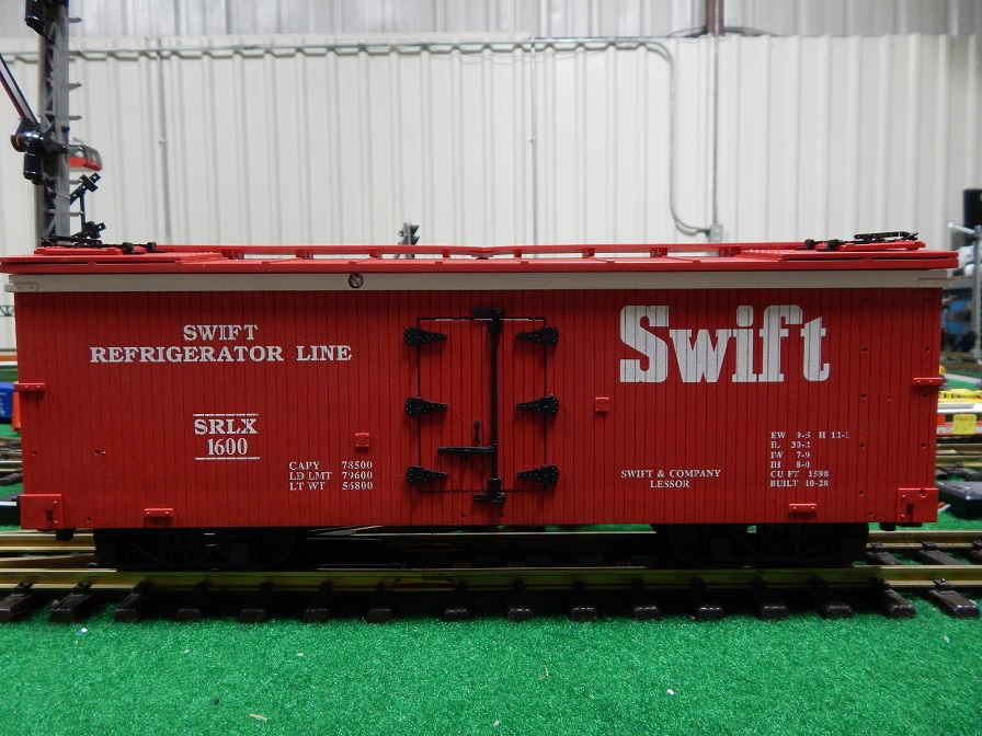 USA Trains R1600 Swift Reefer